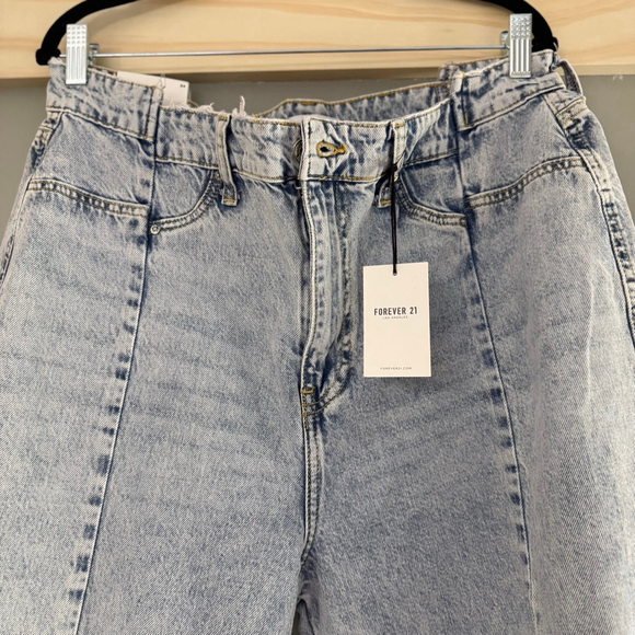 Forever 21 Mom Jeans Light Wash Size 34, 27 Inseam 100% Cotton Vintage Style - Picture 5 of 5
